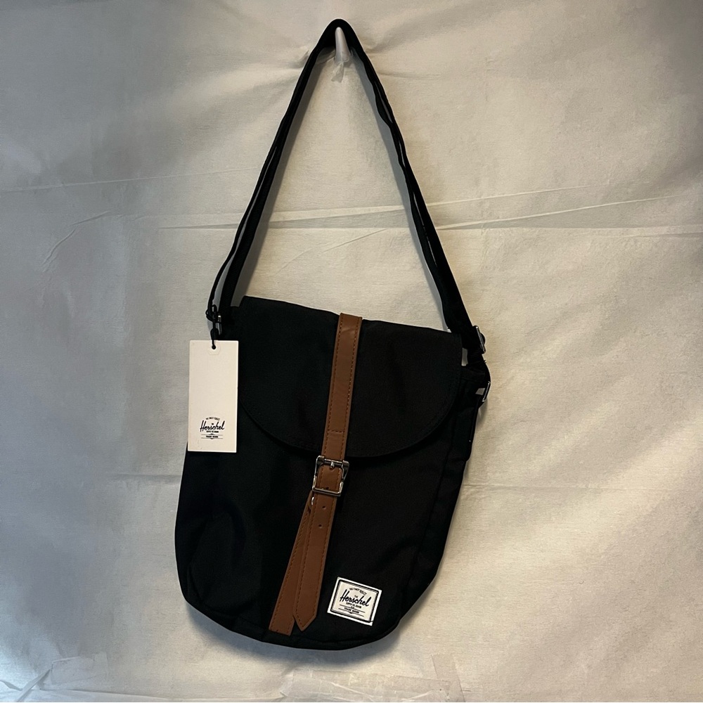 NWT Herschel Supply Company Kingsgate Messenger Bag with Adjustable Strap - Picture 3 of 9